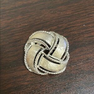 Vintage Ribbon style brooch